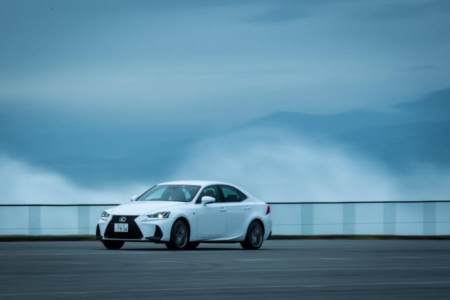  Lexus IS350 F-Sport (XE30) 2016 года  (JP) (фото 7 из 17)